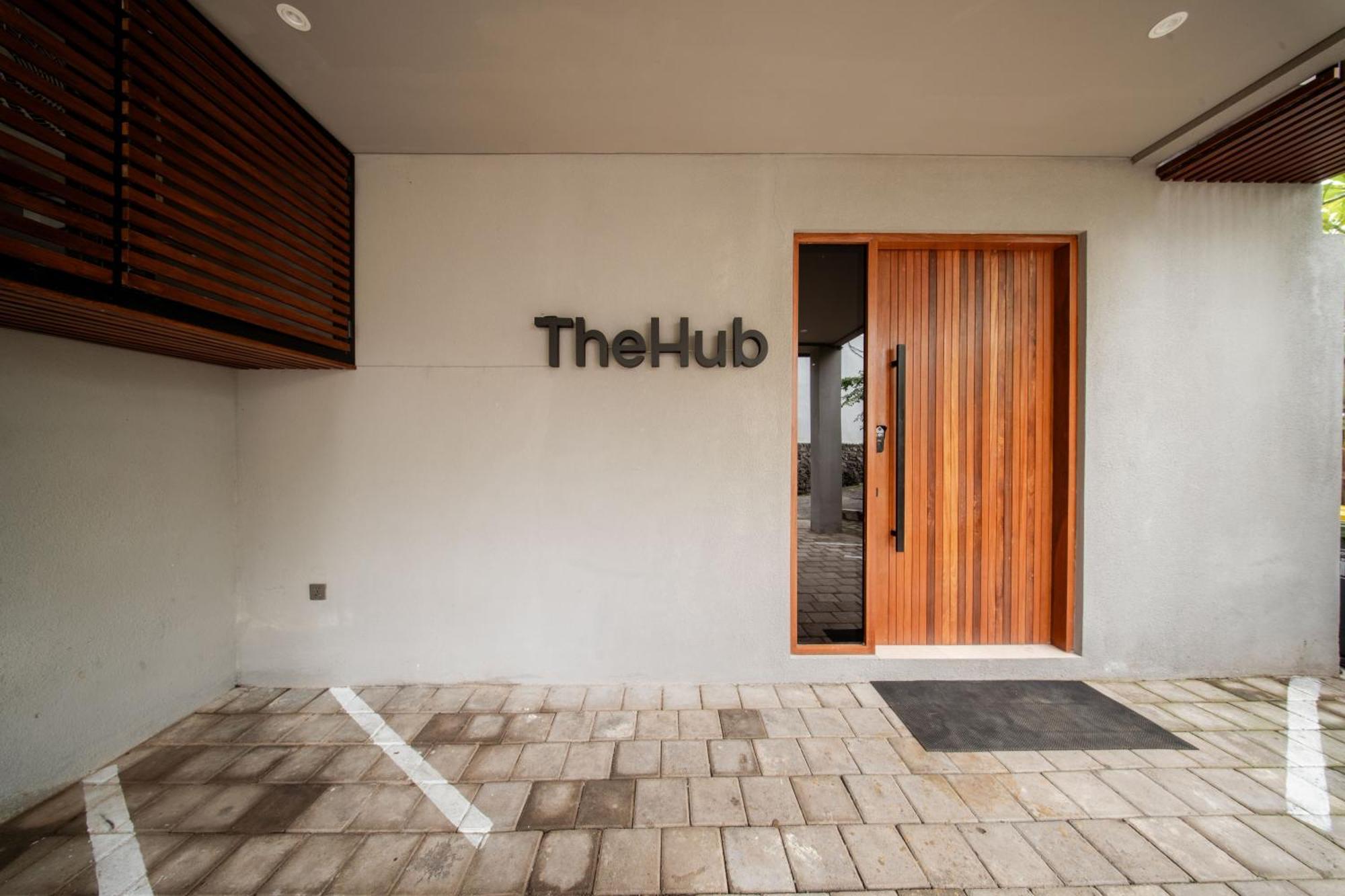 Thehub Pererenan Coworking, Pool And Rooftop Canggu  Bagian luar foto