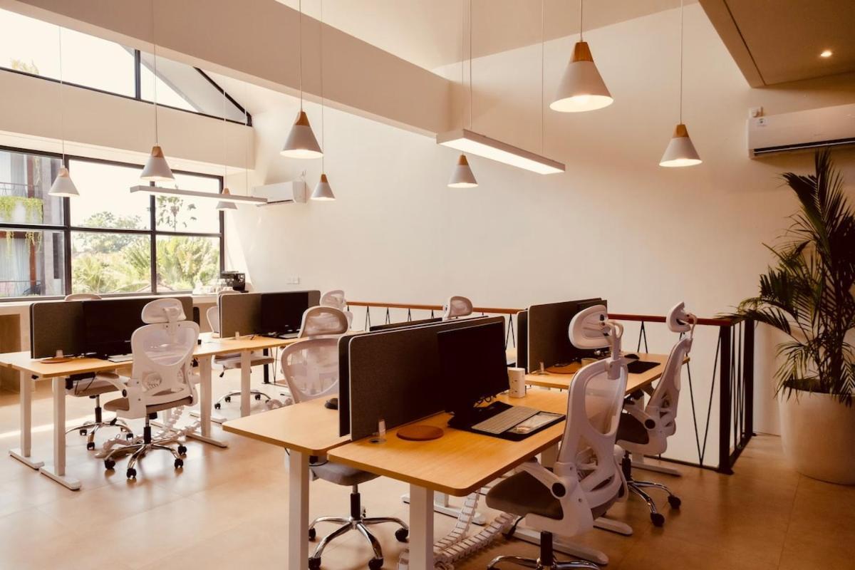 Thehub Pererenan Coworking, Pool And Rooftop Canggu  Bagian luar foto